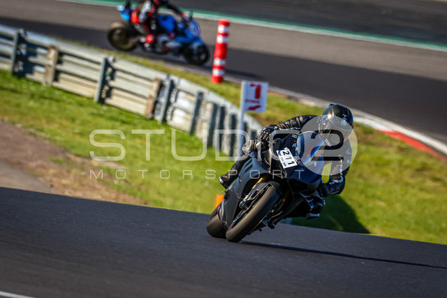 0211-260526NBR-001_211 | Deine Full-Service-Agentur für ✔️Videoproduktionen und ✔️Motorsportfotografie Jetzt Angebot anfragen!