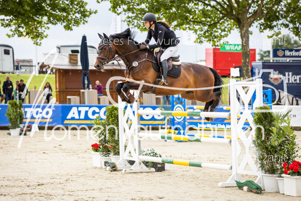 BHO-2PhSpr-M-049 | MomenTaufnahmen Pferdesportfotos