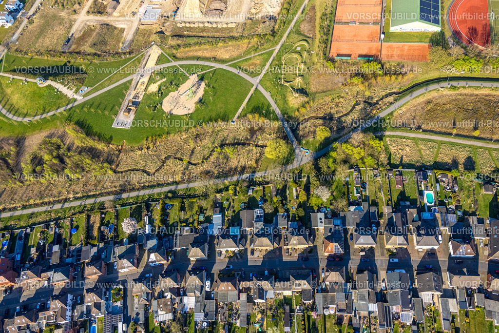 Selm250404910 | Luftbild, Auenpark und Selmer Bach mit Grünfläche, Wohngebiet Grüner Weg, Beifang, Selm, Münsterland, Nordrhein-Westfalen, Deutschland