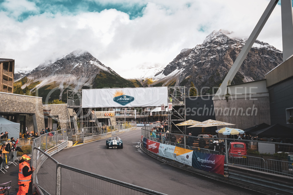 21. Arosa ClassicCar 2025 - 5. September 2025 | Urs Stamm aus Schaffhausen (SUI) in einem AC Cobra aus dem Jahre 1967 mit Startnummer 605 am Arosa ClassicCar 2025 in der Kategorie Demo..@arosaclassiccar, @arosa.official, #arosaclassiccar, #arosa, #76curves, #classiccarBild: Sportfotografie Markus Aeschimann | www.markus-aeschimann.ch - Realisiert mit Pictrs.com