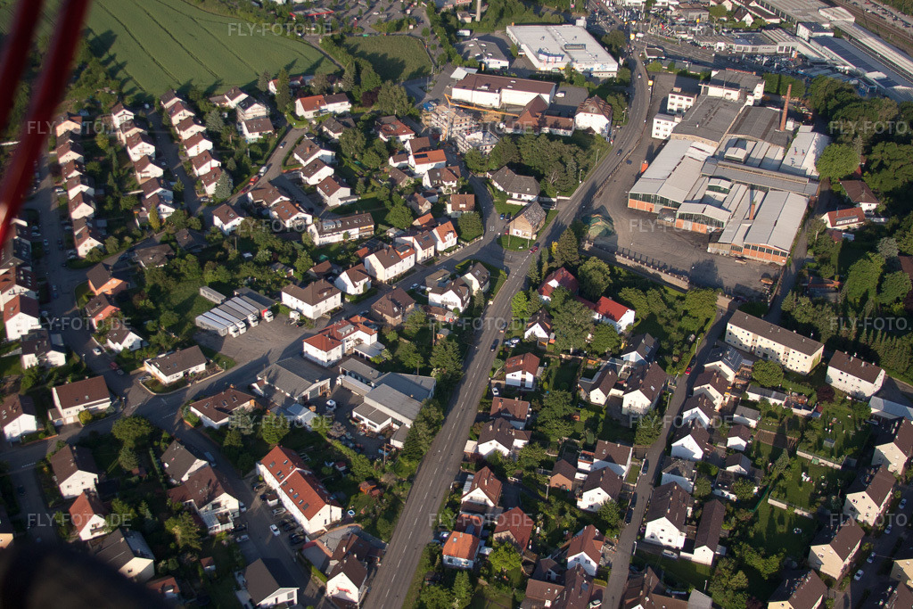Luftbild: Steinzeugstr im Ortsteil Diedelsheim in Bretten im Bundesland Baden-Württemberg in Deutschland. – Foto: IMG_57829.jpg vom 14.06.2013 durch Werner Riehm/FLY-FOTO.de – Auflösung des Originals: 4752 x 3168 px