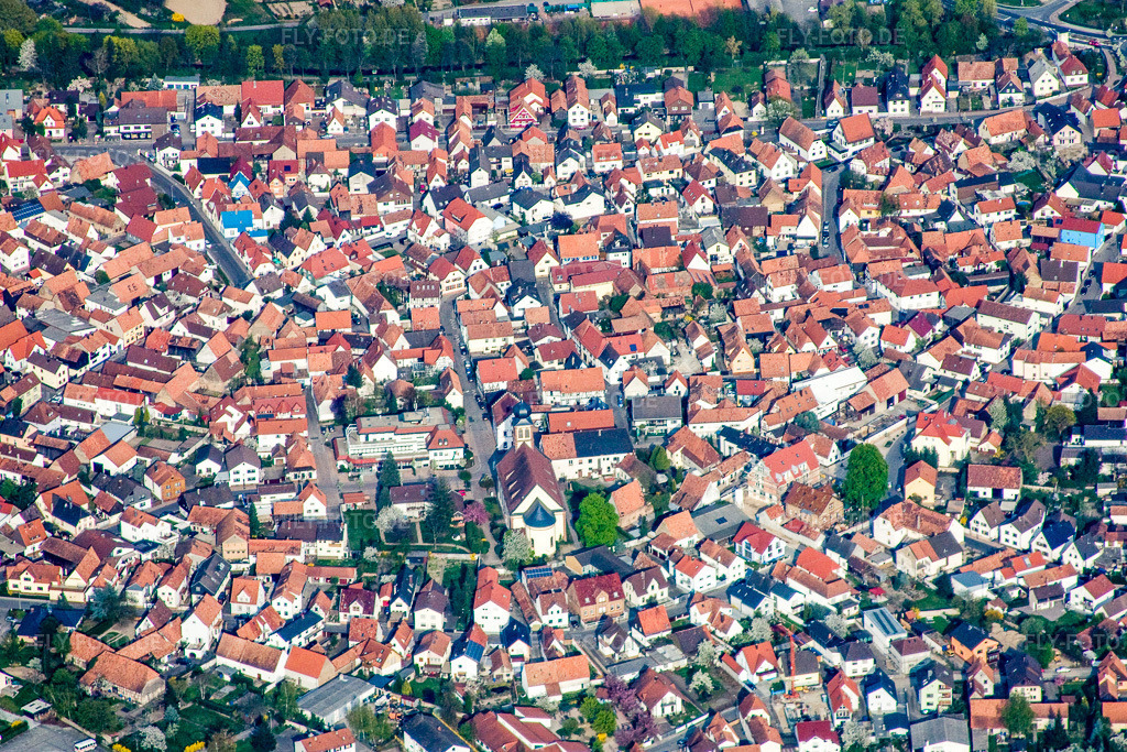 Luftbild: Maximilianstr in Hagenbach im Bundesland Rheinland-Pfalz in Deutschland. Foto: IMG_17801.jpg vom 12.04.2009 durch Werner Riehm/FLY-FOTO.de