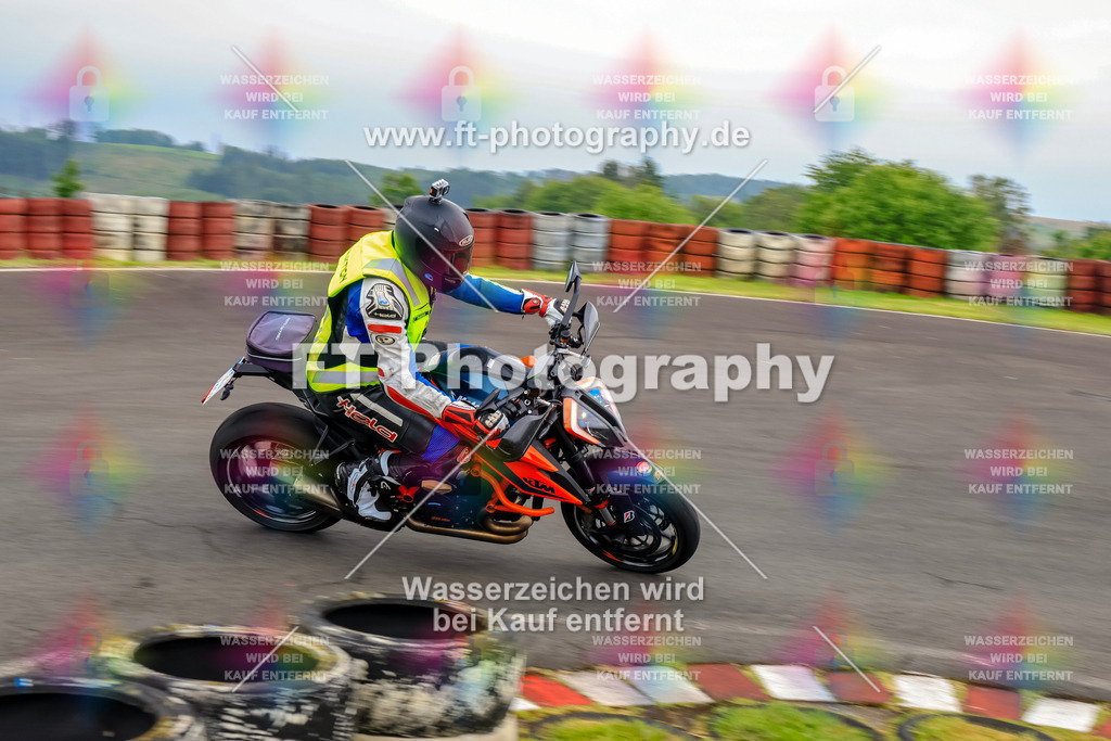 OBK-5526 | Hier findet Ihr Bilder von Touristenfahrten auf der Nürburgring Nordschleife oder von anderen Veranstaltungen die ich besucht habe. Viel Spass beim Durch Schauen 