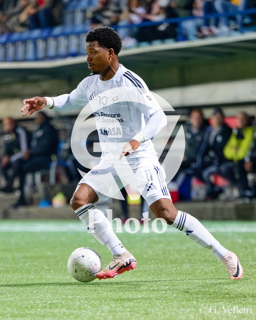 Challenge League - Etoile Carouge FC v FC Vaduz | Matheus Henrique Vieira do Sacramento (11 Etoile Carouge FC) in action during the Challenge League game between Etoile Carouge FC and FC Vaduz at Stade de la Fontenette in Carouge, Switzerland