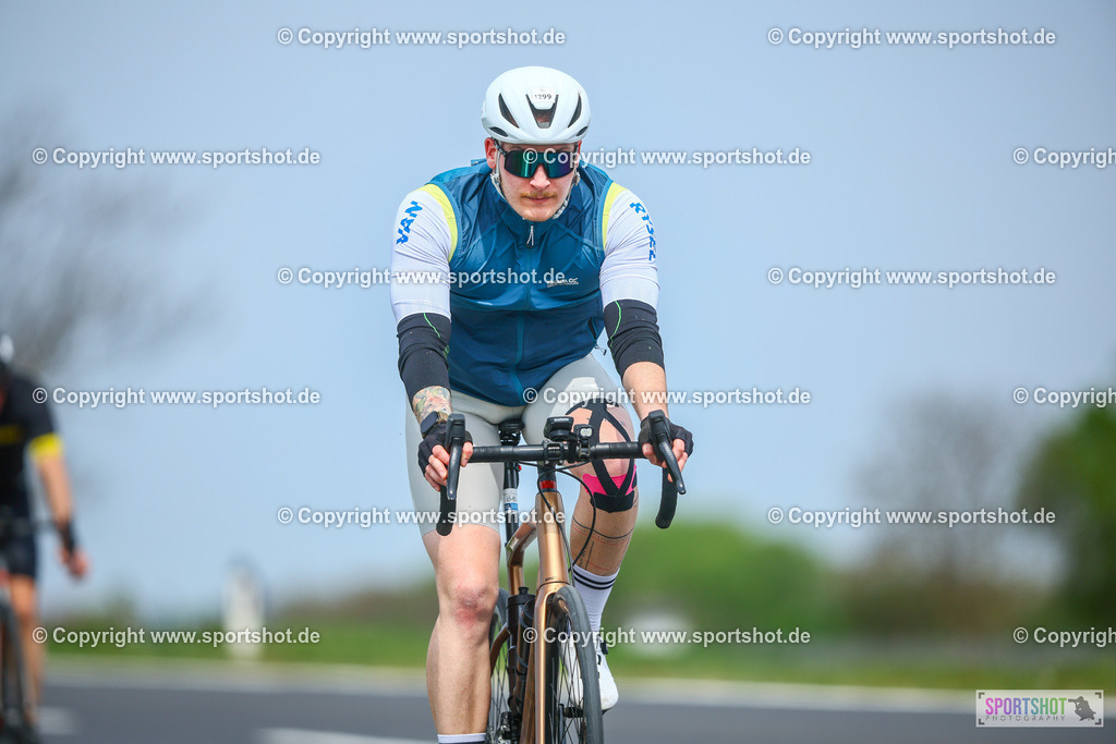 433_TRA56570 | Neusiedlersee Radmarathon 2026@sportshot_your_pictrs #yourpictures#roadtowm2029 #nrm #neusiedlerseeradmarathon #neusiedlersee #neusiedlerseetourismus #burgenland #mörbisch #nrm26 #burgenlandtourismus #voglundco #poweredbyburgenlandtourismus #radsport #rad #marathon #ucigranfondo #visitburgenland #ucigranfondoworldseries