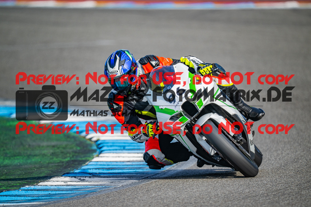 MaZZes_Fotomatrix_20260406_6007705_7188 | GELB