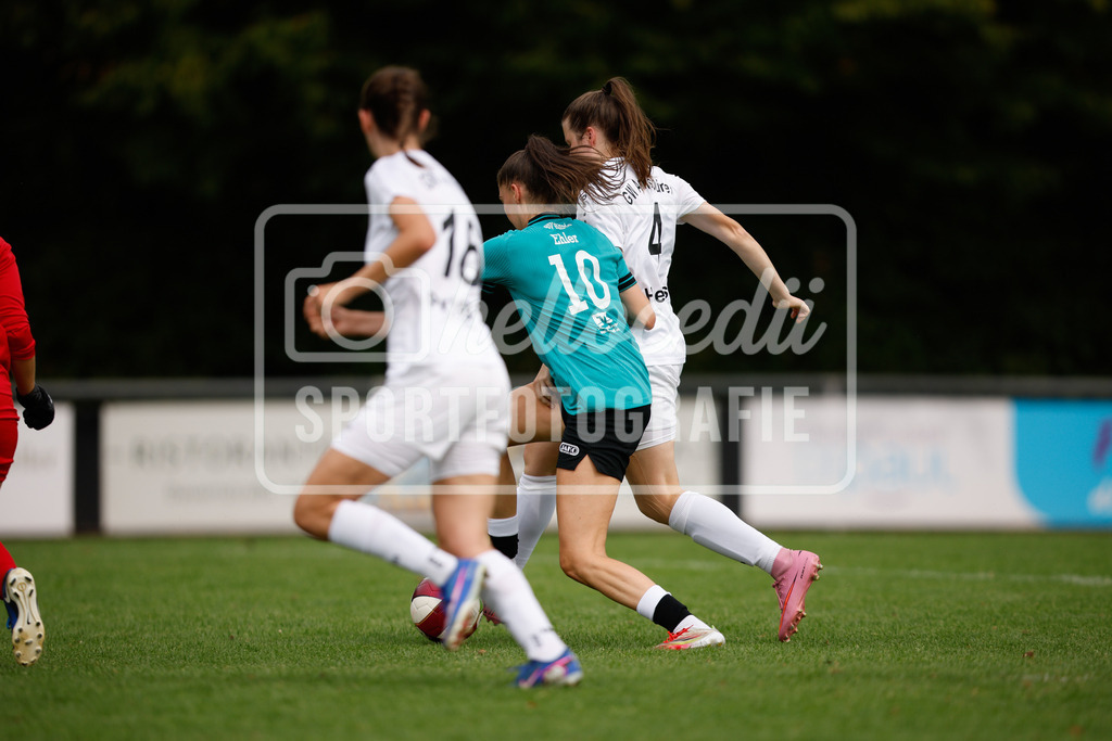 Fußball I Frauen I Westfalenpokal 26-27 I DJK GW Amelsbüren - SSV Rhade  I 18762 | Demi Ehler (10, SSV Rhade) und Kristin Herbers (4, DJK GW Amelsbüren) im Zweikampf. - Realisiert mit Pictrs.com
