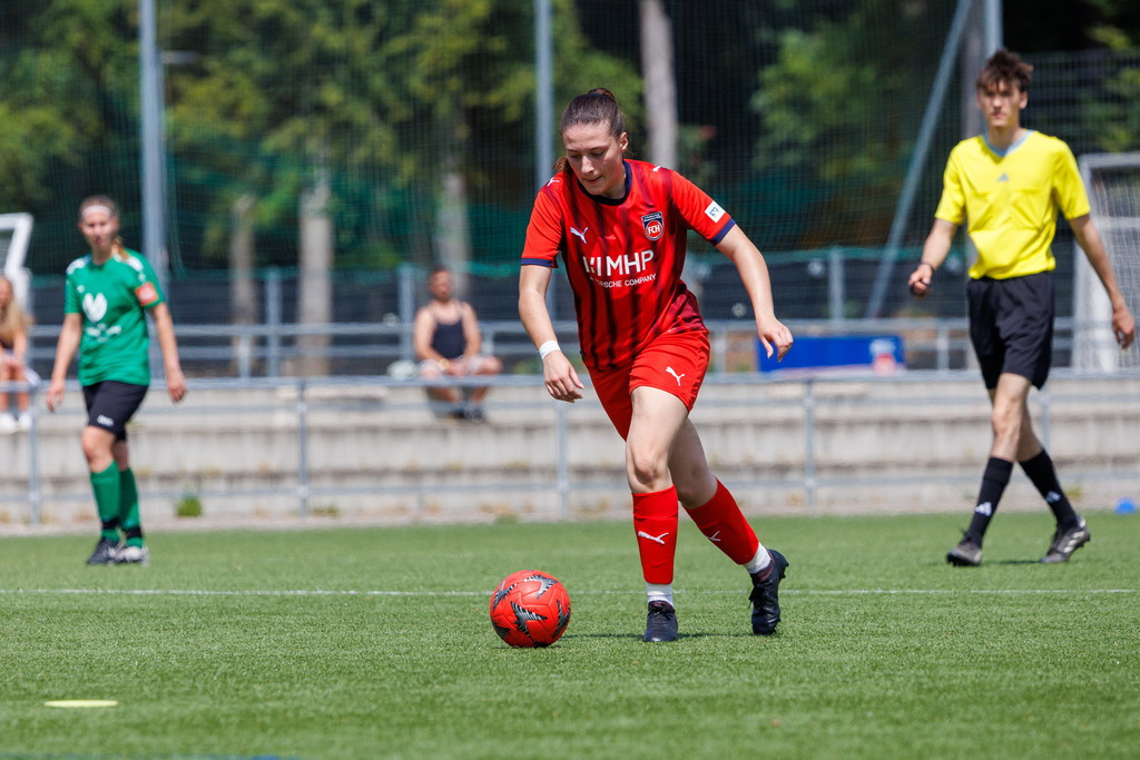 FCHTVS_260531_7255 | 1.FC Heidenheim 1846 II vs. TV Steinheim, Fußball, Frauen, Bezirksliga, 2025/2026, Meisterrunde, 5. Spieltag, 31.05.2026 in Heidenheim, Kunstrasen b. Voith-Arena West(Foto: Michael Bulling) - Realisiert mit Pictrs.com