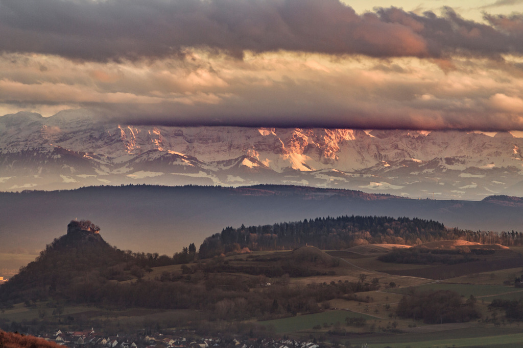 Hegaublick 5.1.16 031 | Rothenburg ob der Tauber. Nur hier gibt es Exklusive und passend zur Jahreszeit Ihr Wandbild, T-Shirt, Tasse und alles was das Rothenburg Herz begehrt. - Realisiert mit Pictrs.com