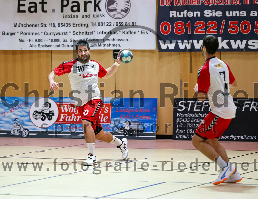 2022-10-08_085_SpVgg_Altenerding_gegen_ASV_Dachau | Erding, Deutschland, 08.10.2022:
Handball, Bezirksoberliga Männer 2022 / 2023, 4. Spieltag, SpVgg Altenerding gegen ASV Dachau, Endergebnis: 23:23

Christian Loris (SpVgg Altenerding, #10), Simon Dybilasz (SpVgg Altenerding, #7)

Foto: Christian Riedel / fotografie-riedel.net