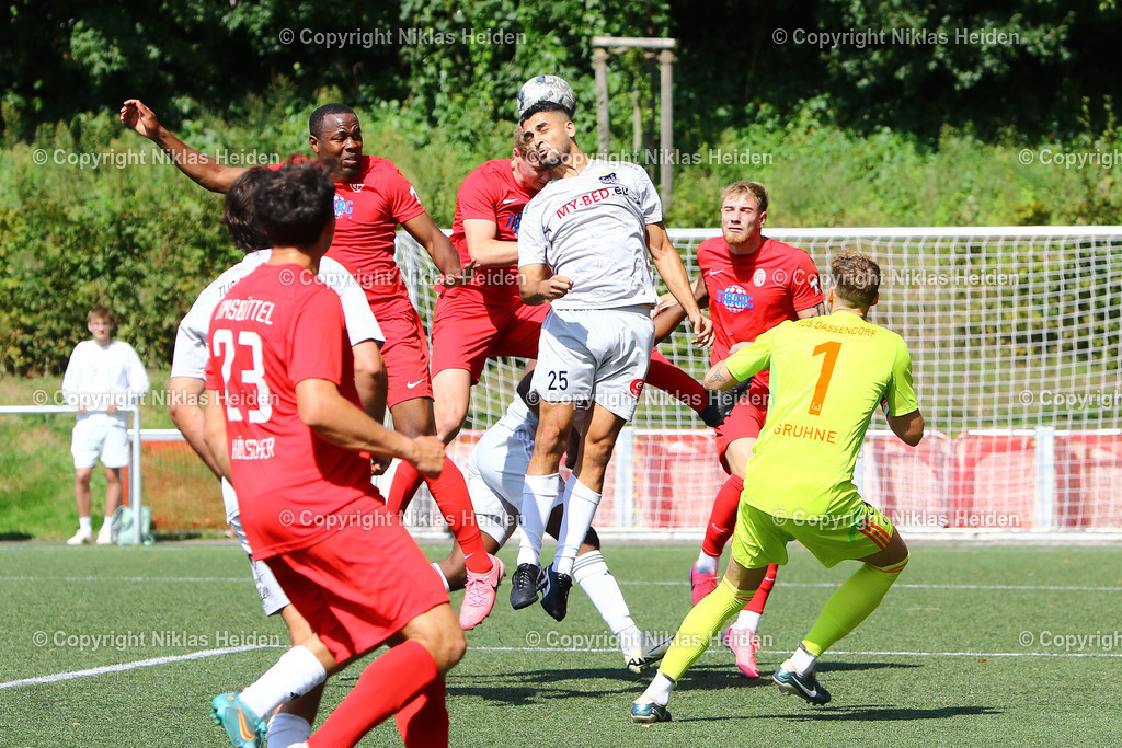NH_EimsbüttelerTV_TuSDassendorf_OberligaHamburg_25082024 | #99 Piet Lasse Scobel (Eimsbütteler TV), #25 Erciyes Firat Palo (TuS Dassendorf)Fußball I Herren I Gamesright Oberliga Hamburg I Saison 2024-2025 I 4. Spieltag I Eimsbütteler TV - TuS Dassendorf I 25.08.2024 I Sportzentrum Hoheluft