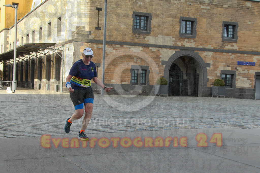 250920_1545_EV4_9547 | Sportfotografie im Rhein-Sieg Kreis, Köln, Bonn, NRW, Rheinland Pfalz, Hessen, etc. Unser Tätigkeitsfeld umfasst den Laufsport vom Volkslauf über den Marathon, Duathlon, Triathon bis zum Ultralauf wie Kölnpfad Ultra oder Schindertrail.