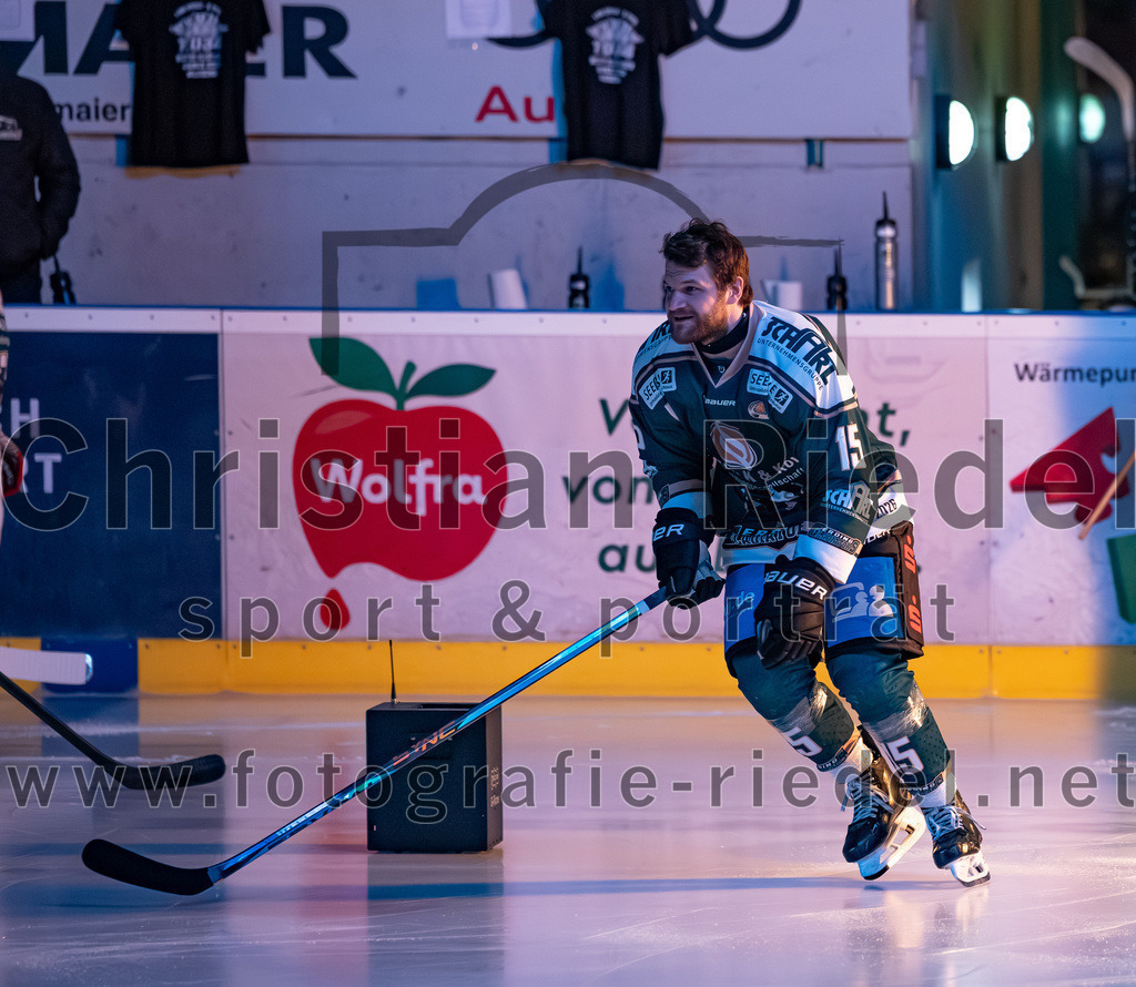 2026-02-27_010_TSV_Erding_gegen_EV_Fuessen | Erding, Deutschland, 27.02.2026:Eishockey, Oberliga Süd 2025 / 2026, 51. Spieltag, TSV Erding gegen EV Füssen, Endergebnis: 2:4Elias Maier (Erding Gladiators, #15)Foto: Christian Riedel / fotografie-riedel.net