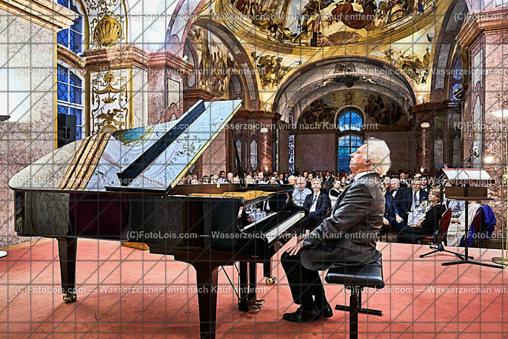ALP1491_XXXIX-Chopin-Festival_Nocturno_Henry Yves | (C)FotoLois.com, Alois Spandl, XXXIX. internationales CHOPIN-Festival in der Kartause Gaming, NOCTURNO - nächtliches Konzert bei Kerzenlicht, Sa 5. August 2023.