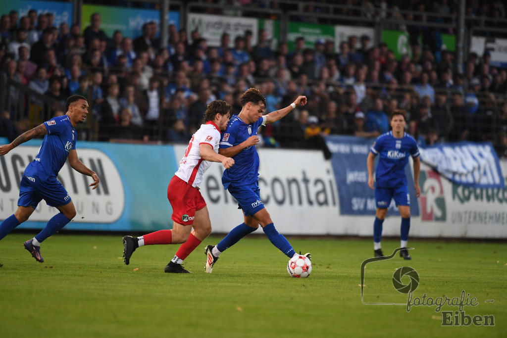 SV Meppen-VfB Lübeck | Herren Regionalliga Nord; SV Meppen (blau)-VfB Lübeck (weiß) am 01.08.2025 in Meppen (Hänsch-Arena), Photo: Philip Eiben 2025 - Realisiert mit Pictrs.com