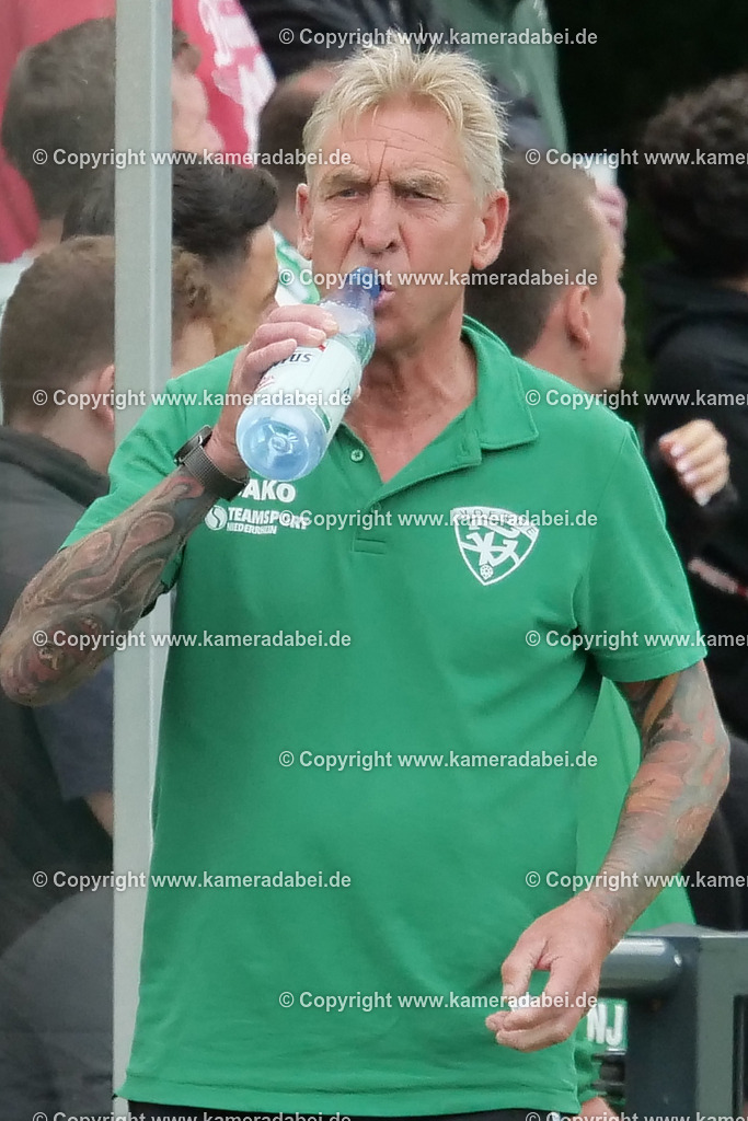 Fußball : Bezirksliga : TV Voerde - FC Sterkrade 72 | Fußball : Bezirksliga : TV Voerde - FC Sterkrade 72 am 25.05.2025 in Voerde - Realisiert mit Pictrs.com