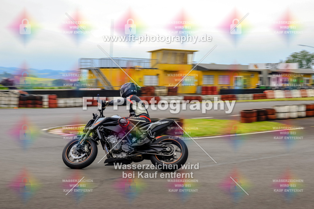 OBK-5600 | Hier findet Ihr Bilder von Touristenfahrten auf der Nürburgring Nordschleife oder von anderen Veranstaltungen die ich besucht habe. Viel Spass beim Durch Schauen 