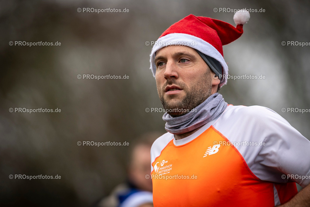 Bonner Nikolauslauf in Bonn, 08.12.2024 | Impressionen vom Bonner Nikolauslauf am 08.12.2024 in Bonn (Freizeitpark Rheinaue). Foto: BEAUTIFUL SPORTS/Axel Kohring