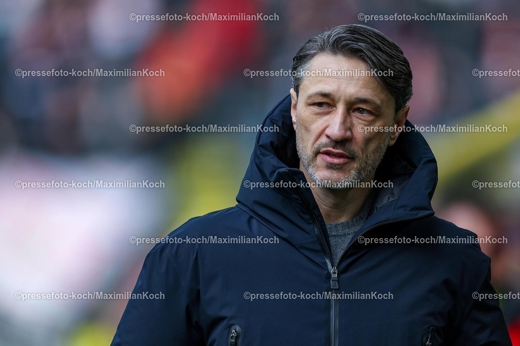 BVB08022502119 | 08.02.2025, Fußball, Borussia Dortmund - VfB Stuttgart, 1. Fußball Bundesliga, 21. Spieltag, Signal Iduna Park, Saison 2024 2025: Trainer Niko Kovac (Cheftrainer BVB) bei seinem Debut als Dortmund-TrainerDFB regulations prohibit any use of photographs as image sequences and or quasi-video.