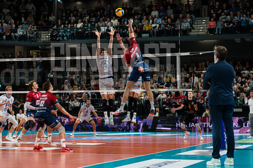 Volleyball I Herren I Saison 2025/2026 I Bundesliga I 5. Spieltag I SVG Lüneburg - VfB Friedrichshafen | CONTRAST ZERØ MEDIA - Realisiert mit Pictrs.com