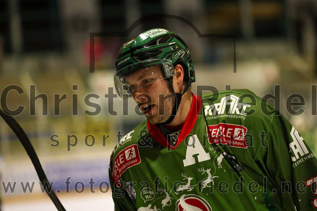 2023-12-26_118_TSV_Erding_gegen_ERV_Schweinfurt | Erding, Deutschland, 26.12.2023:
Eishockey, Bayernliga Vorrunde 2023 / 2024, 20. Spieltag, TSV Erding gegen ERV Schweinfurt, Endergebnis: 9:3

Foto: Christian Riedel / fotografie-riedel.net