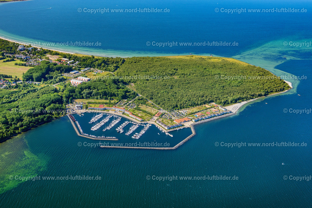 Boltenhagen_Hafen_ELS_9270100822 | OSTSEEBAD BOLTENHAGEN 10.08.2022 Sportboot- Segelschiff Hafen des Anbieters YachtWelt Weiße Wiek an der Baltischen Promenade in Ostseebad Boltenhagen an der Ostseeküste im Bundesland Mecklenburg-Vorpommern. Weiterführende Informationen bei: Management der YachtWelt Weiße Wiek Boltenhagen Marina GmbH. // Sailboat port by the host YachtWelt Weisse Wiek at the Baltische Promenade in Ostseebad Boltenhagen at the baltic sea coast in the state Mecklenburg - Western Pomerania. Further information at: Management der YachtWelt Weisse Wiek Boltenhagen Marina GmbH. Foto: Martin Elsen