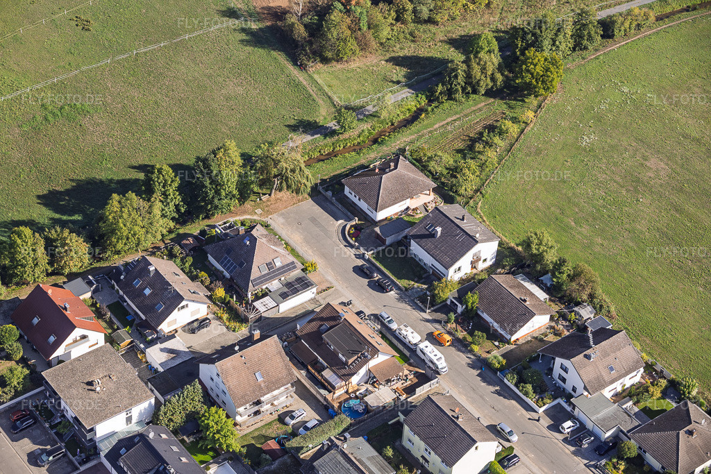 Luftbild: Ortsansicht im Ortsteil Sickenhofen in Babenhausen im Bundesland Hessen in Deutschland. – Foto: IMG_159411.jpg vom 22.09.2026 durch Werner Riehm/FLY-FOTO.de – Auflösung des Originals: 6000 x 4000 px