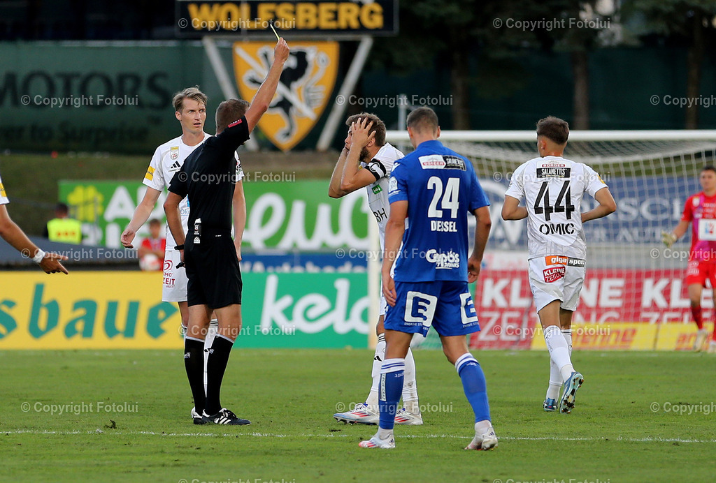 A_LUI_25082024_14 | SPORT FUSSBALL ADMIRAL BUNDESLIGA 25.08.2024 IM BILD: GELBE KARTE FUER DOMINIK BAUMGARTNER (WAC) ) FOTO:FOTOLUI