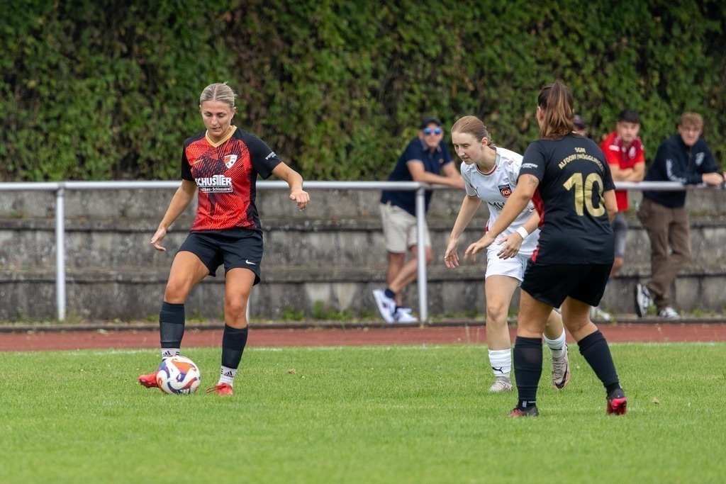 Fußball I FRAUEN I Saison 2025-2026 I Freundschaftsspiel I SGM Alfdorf-Mögglingen - 1FC Heidenheim 1846 I_250817_9104 | Fotopresso – Sportfotografie in Heidenheim & Umgebung. Professionelle Sportfotografie für unvergessliche Momente. Dynamische Action-Shots, emotionale Szenen & hochwertige Bilder. - Realisiert mit Pictrs.com
