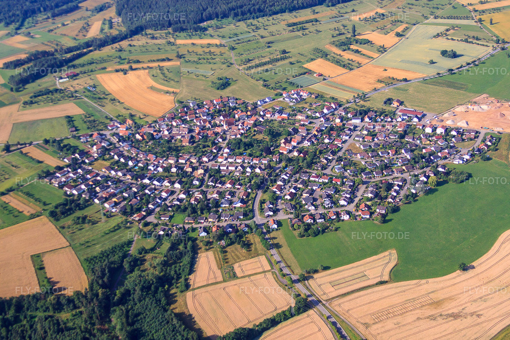 Luftbild: Nordschwarzwald von Nordwesten im Ortsteil Lehningen in Tiefenbronn im Bundesland Baden-Württemberg in Deutschland. Foto: IMG_70022.jpg vom 06.07.2014 durch Werner Riehm/FLY-FOTO.de