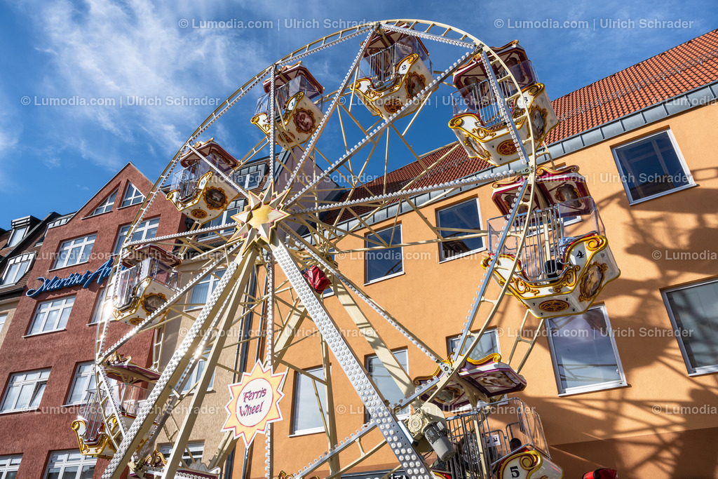 10049-12530 - Historisches Riesenrad in Halberstadt | Stockfoto und Bilderpool mit Bildmaterial aus Deutschland, dem Harz, Halberstadt, Quedlinburg, Wernigerode und weltweit. Qualitativ hochwertige und professionelle Fotos anschauen und kaufen. - Realisiert mit Pictrs.com