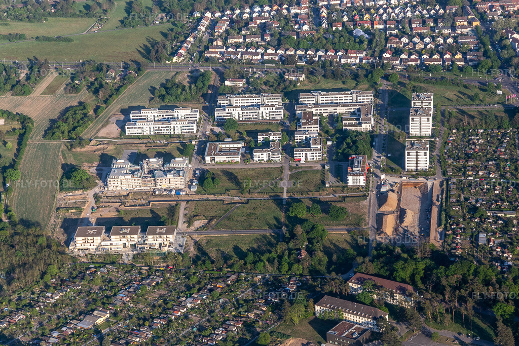 Luftbild: Technologiepark im Ortsteil Rintheim in Karlsruhe im Bundesland Baden-Württemberg in Deutschland. Foto: IMG_120483.jpg vom 23.04.2020 durch Werner Riehm/FLY-FOTO.de