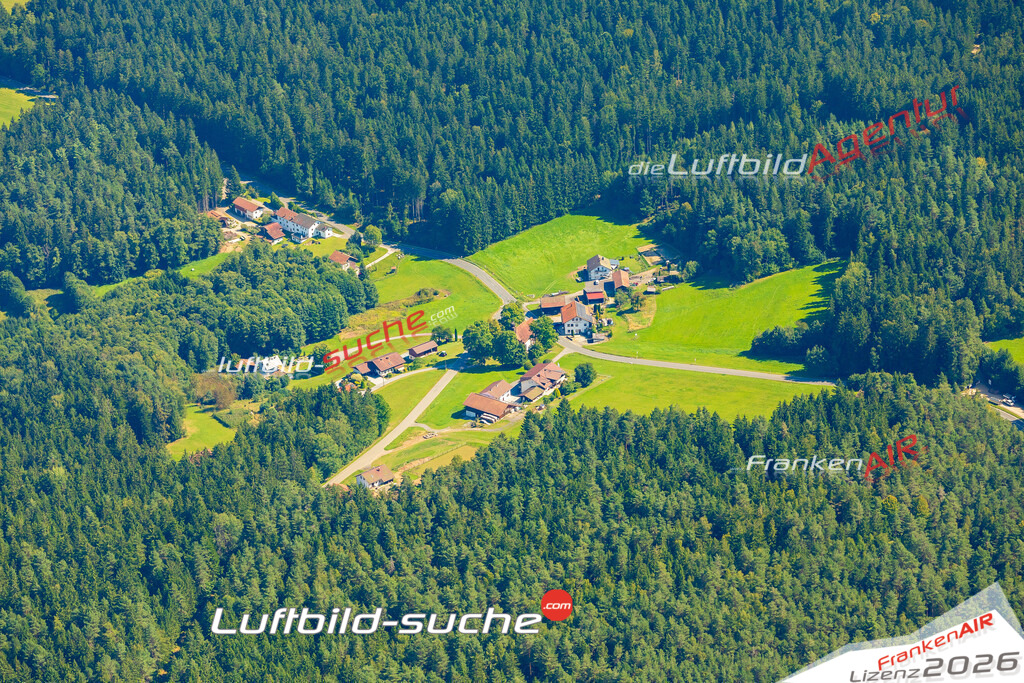Schöne Luftaufnahme Schönbuchen Grafenwiesen - Die Luftaufnahme wurde 2025 vom Flugzeug heraus erstellt ( keine Drohne ) - Hochauflösende Luftaufnahme - für professionelle Ausdrucke geeignet. Die Geschenkidee !Mit Lizenz und Bildrechte bestellbar