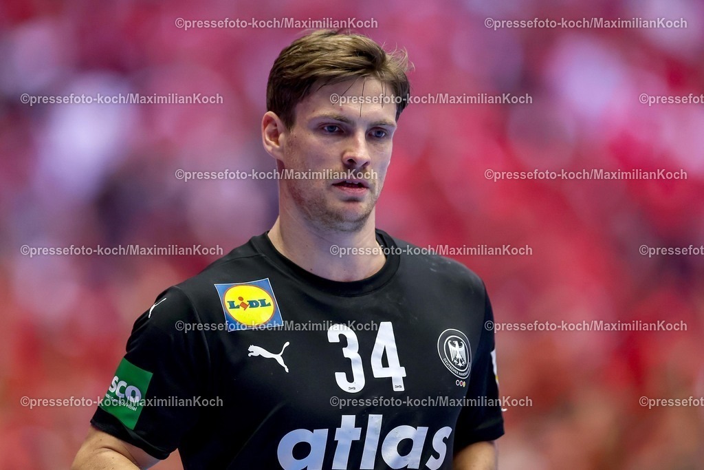 EHF26012603079 | 26.01.2026, Handball, Men's EHF EURO 2026, Deutschland - Dänemark, Jyske Bank Boxen in Herning, Dänemark, Main Round:  Rune Dahmke (Germany #34)