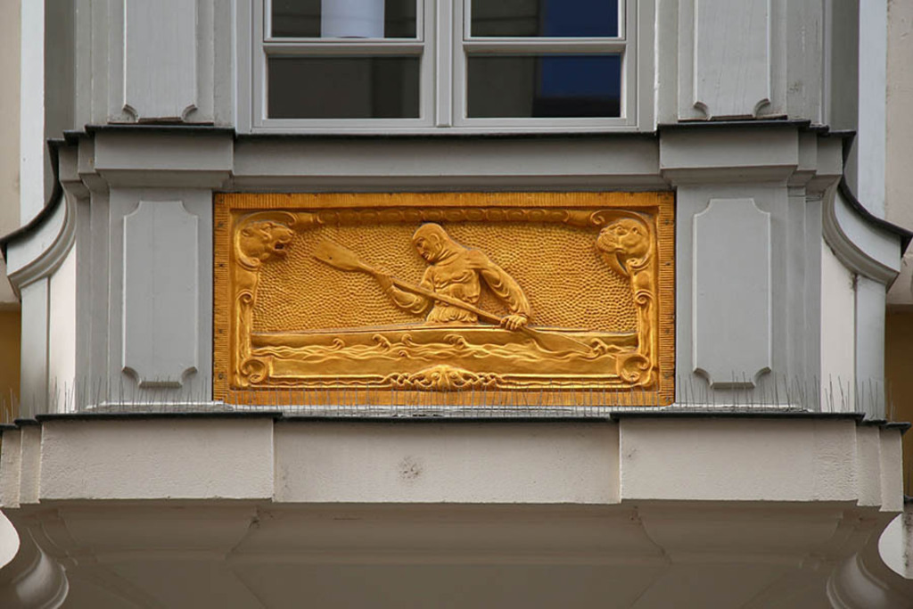 Zum Grönländer - Hauszeichen | Entdecke über 20 Kategorien Leipzig-Motive: Foto-Downloads, hochwertige Poster, Leinwand- & Fine-Art-Prints. Jetzt Lieblingsfoto im Bildlexikon Leipzig Shop bestellen!