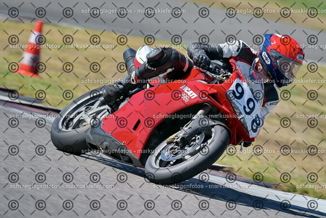 26bt04-0712 | markuskiefer.com - Realisiert mit Pictrs.com