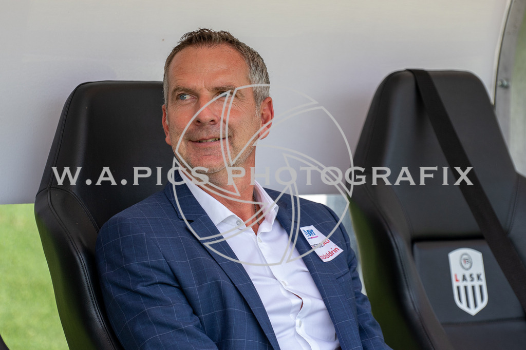 Pressekonferenz Lask | Pasching, AUSTRIA,24.JUL.20 - SOCCER - Pressekonferenz LASK Image shows head coach Dominik Thalhammer  (LASK).
Photo: SMP/Andreas Willdoner