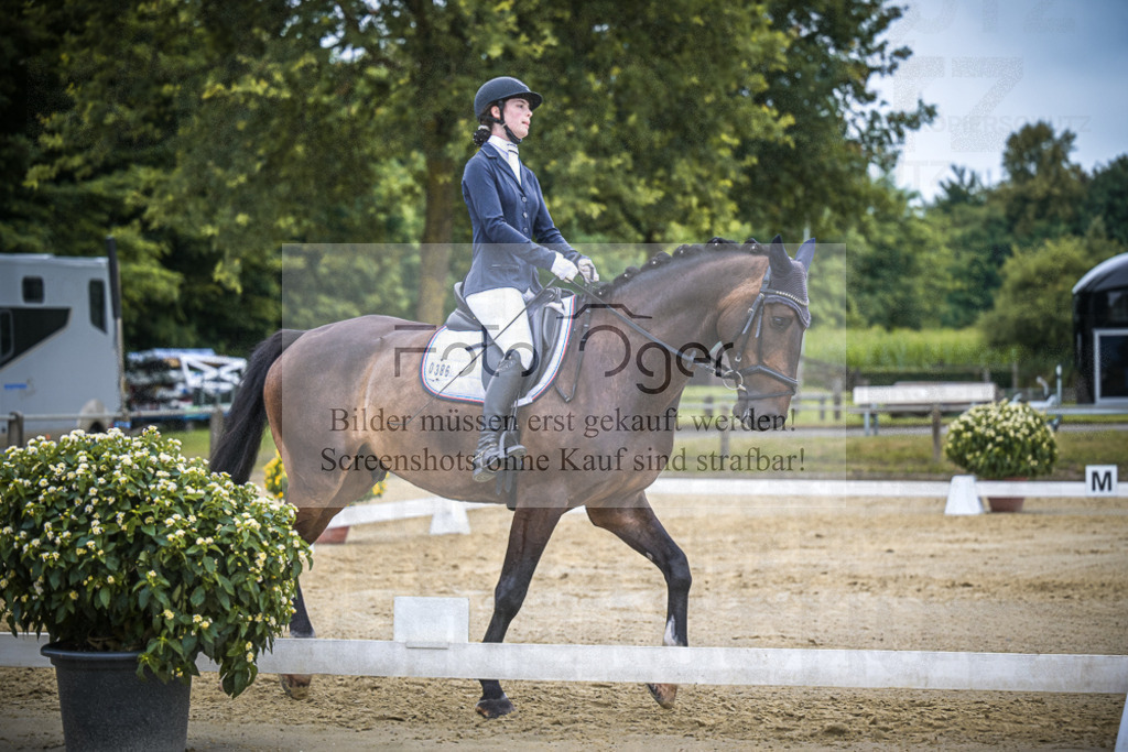 DOS_4341 | Entdecke hochwertige Reitturnierfotos von Foto Oger. Professionell, emotional und authentisch – jetzt Lieblingsmomente im Shop bestellen.Deutschlandweite Turnierfotografie. - Realisiert mit Pictrs.com