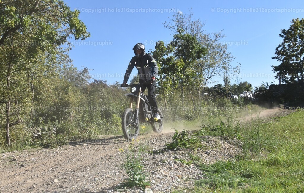 DSC_0121 | Sportfotografie , Motorsport, Motoross, Reitsport, Mointainbike, Enduro,
Landschaft , Outdoor, Eventfotografie, Landschaft, Bilder online bestellen - Realisiert mit Pictrs.com
