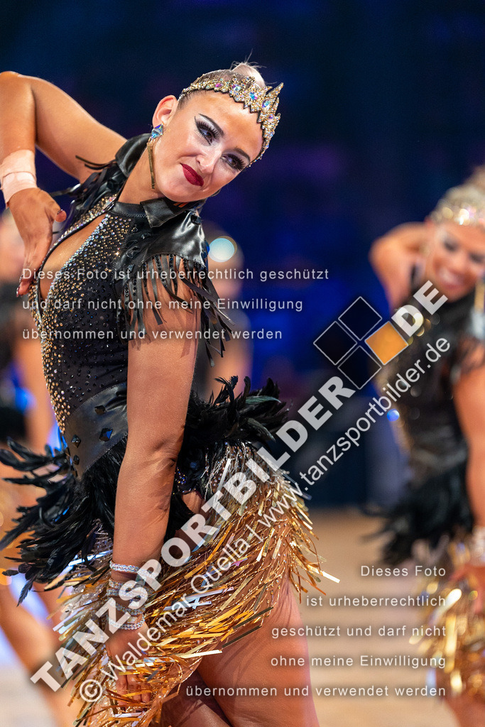 20231111-02587 | Hier finden Sie Tanz Bilder vom Latein und Standard Formationen tanzen. Sportbilder vom Tanzsport. Schöne Fotos und von Weltmeisterschaft, Europameisterschaft, Bundesliga, Regionalliga, Oberliga und Landesliga sowie von GOC Stuttgart, DanceComp, WM Bremen