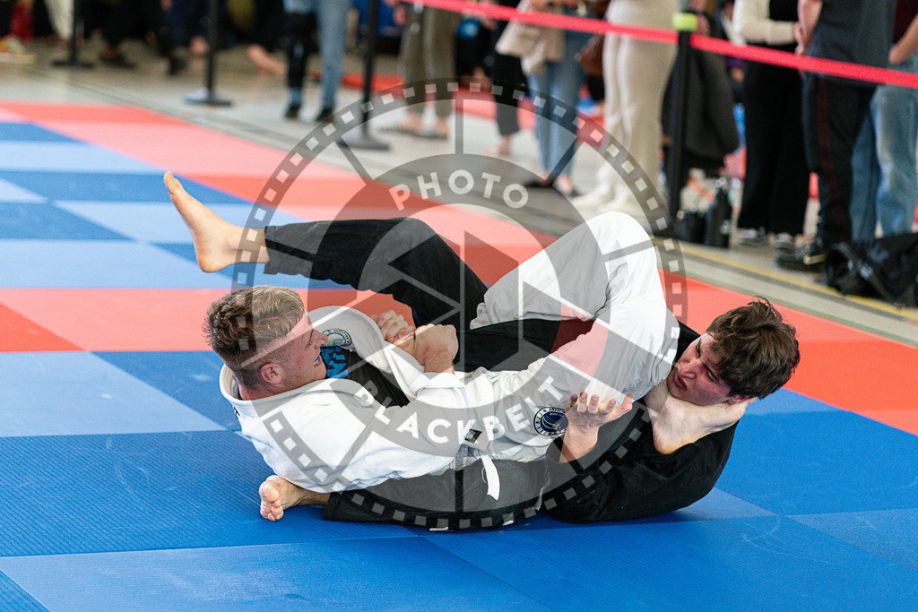 20250510PBB1303 | Athletes compete during the JJLG Berlin Open Jiu-Jitsu Championship on May 10, 2025 in Berlin, Germany. © Chiara Dazi / photoblackbelt