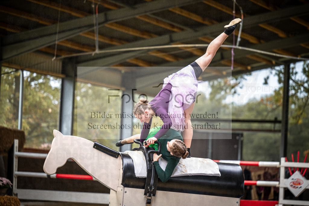 DOS_0703 | Entdecke hochwertige Reitturnierfotos von Foto Oger. Professionell, emotional und authentisch – jetzt Lieblingsmomente im Shop bestellen.Deutschlandweite Turnierfotografie. - Realisiert mit Pictrs.com