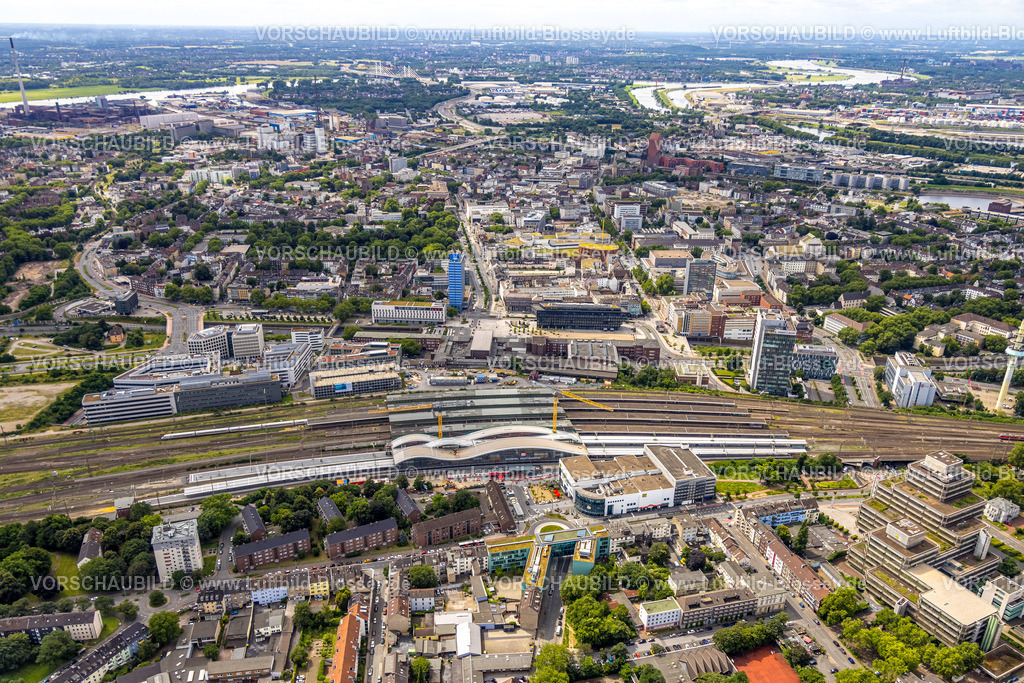 Duisburg240705068-Mitte | Luftbild, Hauptbahnhof Hbf Deutsche Bahn AG, Großbaustelle Hauptbahnhof Gleishalle und Vorplatz Ost, Stadtmitte City Ansicht, Neudorf-Nord, Duisburg, Ruhrgebiet, Nordrhein-Westfalen, Deutschland