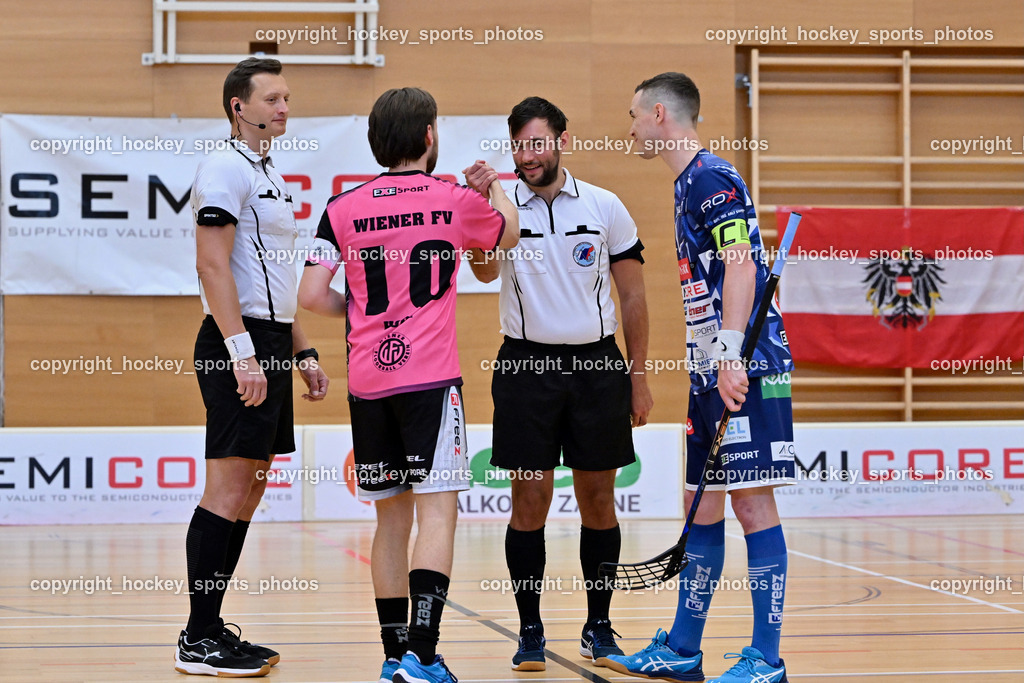VSV Unihockey vs. Wiener Floorball Verein | Aleš Kržič Referee, Jaka Kump Referee, #10 HORN Philipp Wiener Floorballverein, #19 Philipp Seiser VSV Unihockey, VSV Unihockey vs. Wiener Floorball Verein, VSV Unihockey vs. Wiener Floorball Verein am 18.05.2025 in Villach (Ballspielhalle St. Martin), Austria, (Photo by Bernd Stefan)