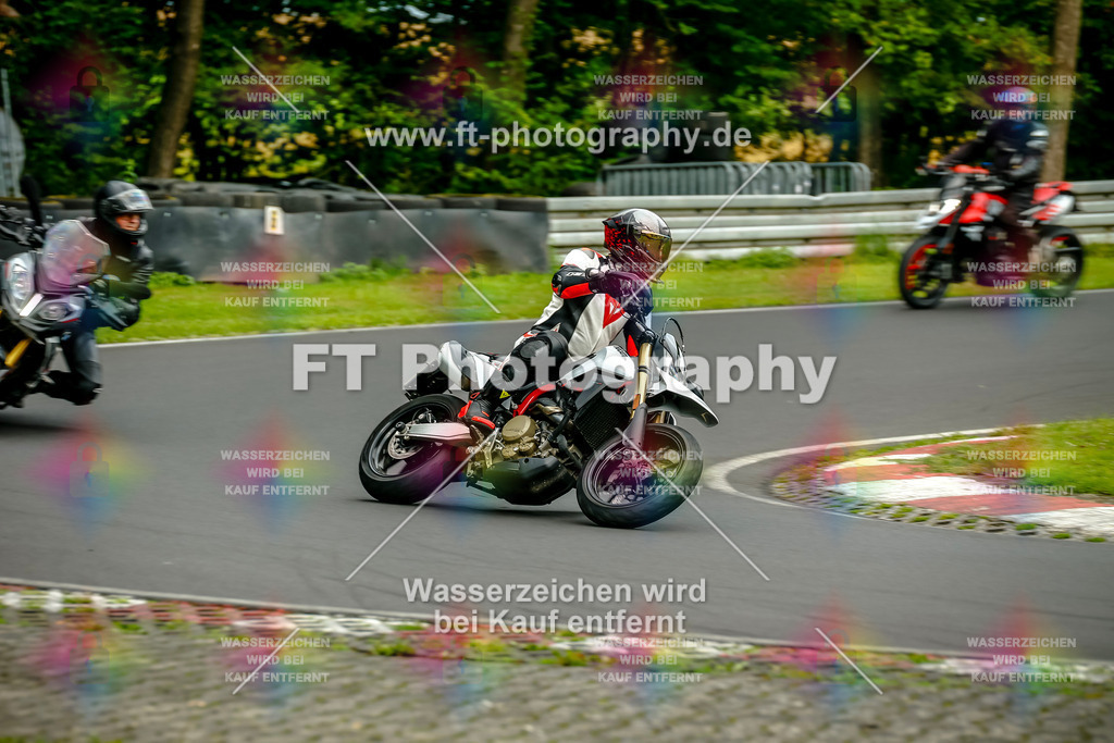 VBK-4273 | Hier findet Ihr Bilder von Touristenfahrten auf der Nürburgring Nordschleife oder von anderen Veranstaltungen die ich besucht habe. Viel Spass beim Durch Schauen 