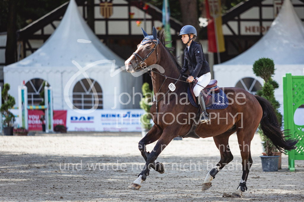 240912_OWLCh_AmateurS-296 | Deine schönsten Turniermomente als professionelle Fotos! Entdecke hochwertige Pferdesport-Fotografie im Online-Shop. Jetzt Fotos finden & bestellen!