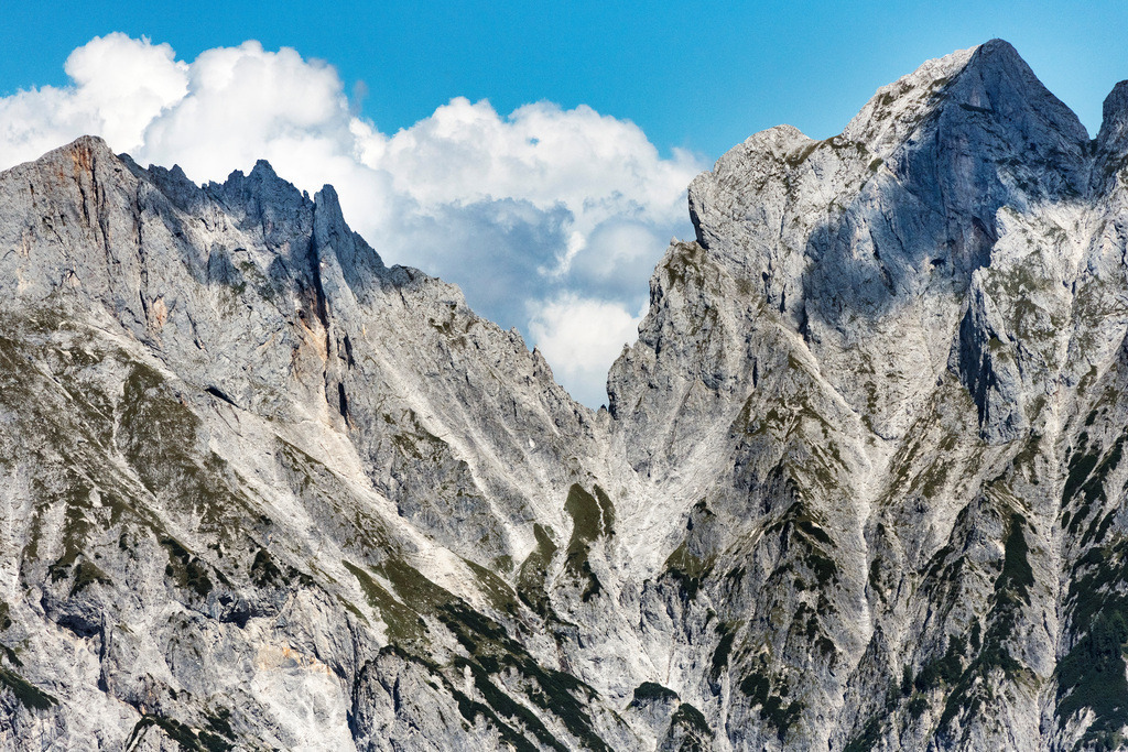 dr__0077220.jpg | ADMONT 06.09.2021 Felsen- Massiv und Berglandschaft " des Admonter Reichenstein " in Admont in Steiermark, Österreich. // Rock and mountain landscape " of Admonter Reichenstein " in Admont in Steiermark, Austria. Foto: Daniel Reiter