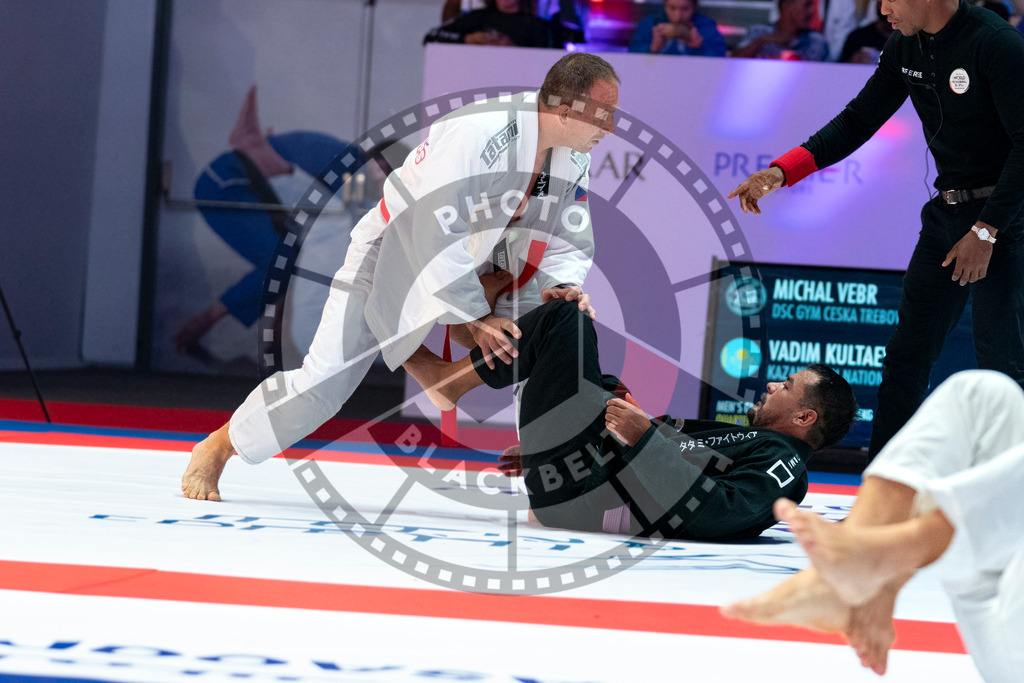 20231106PBB0645 | Fighters compete during the AJP World Master Championship in the Mubadala Arena in Abu Dhabi, Arab United Emirates, on November 6, 2023.