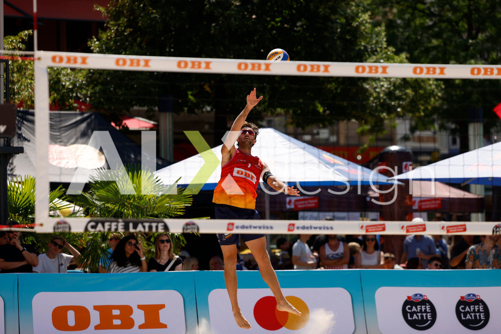 Obi BeachTour 2026 - Basel | BASEL, SWITZERLAND - JULY 18: LEO DILLIER (SUI) during the Obi BeachTour 2026 match between DILLIER / FLÜCKIGER (SUI) and BREER / KÄLIN (SUI) at Barfüsserplatz on July 18, 2026 in Basel, Switzerland. - Realisiert mit Pictrs.com