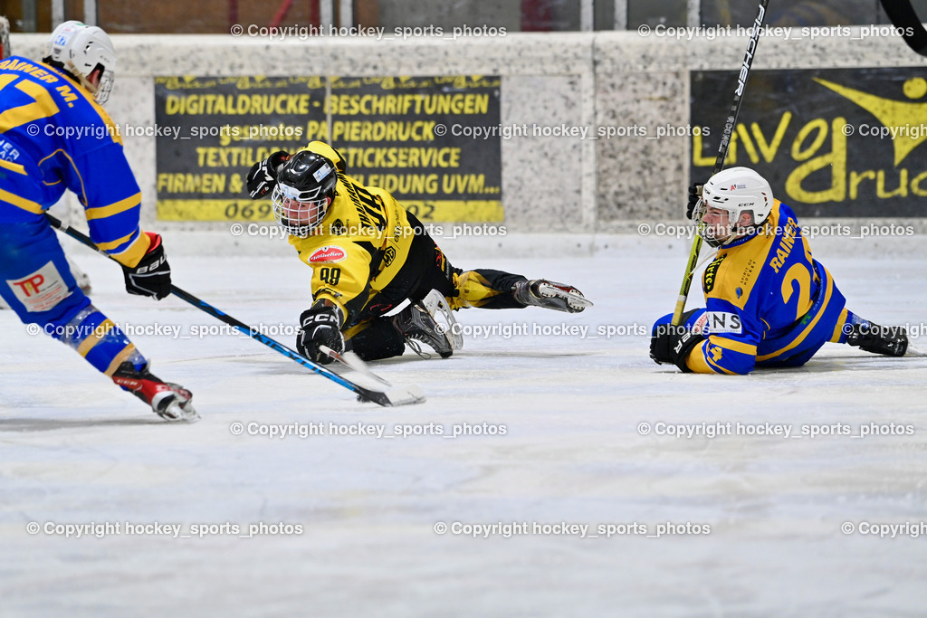 EC MET PHOTOVOLTAIK HORNETS SPITTAL vs. EHC Althofen  | #24 Rainer Oliver 1. EHC ALTHOFEN, #98 Thalhammer Dominic EC Hornets Spittal, EC MET PHOTOVOLTAIK HORNETS SPITTAL vs. EHC Althofen , EC MET PHOTOVOLTAIK HORNETS SPITTAL vs. EHC Althofen  am 25.01.2025 in Villach (Stadthalle Villach), Austria, (Photo by Bernd Stefan)